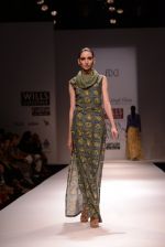 Model walks for Chandrani, Mrinalini, Dhruv-Pallavi Show at Wills Fashion Week 2013 Day 5 on 17th March  (31).JPG